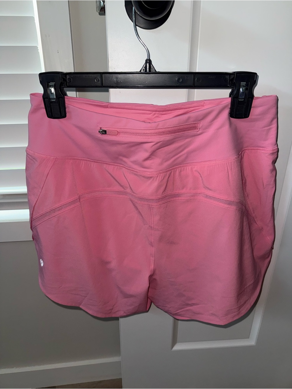 NWT Lululemon Updated Speed Up High-Rise Short 4” in Candy Cloud - size M - Picture 2 of 4